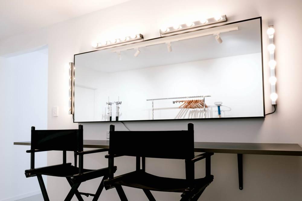 Makeup mirror